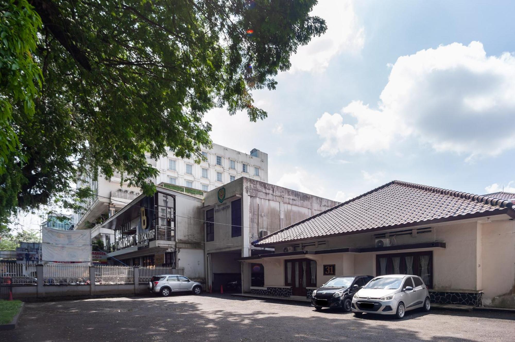 Reddoorz Plus Near Rs Pmi Bogor Exterior photo